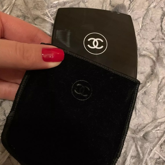 Chanel Mirror Compact - Picture 3 of 3